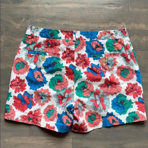 Banana Republic White & Floral Shorts - Picture 4 of 4